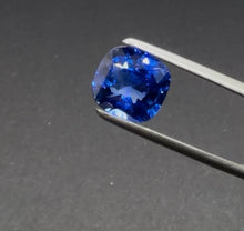 Muat gambar ke penampil Galeri, Unheated Burmese Natural Sapphire 3.04cts
