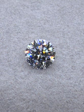 Muat gambar ke penampil Galeri, Round Natural Diamond 2.07cts D colour
