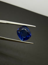 Muat gambar ke penampil Galeri, Unheated Natural Sapphire from Ceylon origin
