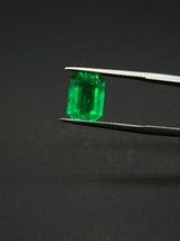 Muat gambar ke penampil Galeri, “Mariposa” Colombian Emerald 3.07cts
