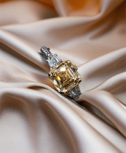 将图片加载到图库查看器，Natural Yellow Diamond Ring
