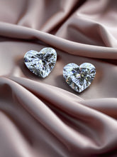 將圖片載入圖庫檢視器 Pair of Heart shape Natural Diamonds 0.71cts/0.71cts, GIA certified
