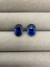 Muat gambar ke penampil Galeri, Matching Pair of Ceylon Sapphire 2.55cts/2.51cts（Unmounted)
