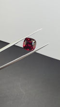 Muat dan putar video di penampil Galeri, Unheated Burmese Red Spinel (unmounted)
