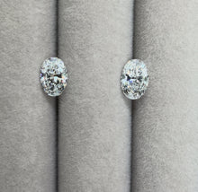 Load and play video in Gallery viewer, Perfect Matching Pair of Oval Shape Diamonds 1.07cts/1.08cts (Type IIA)
