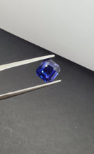 Muat dan putar video di penampil Galeri, Rare Unheated Emerald cut Sapphire 2.13cts
