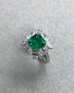 (R#33) 2.17cts Colombian Emerald & Diamonds Ring