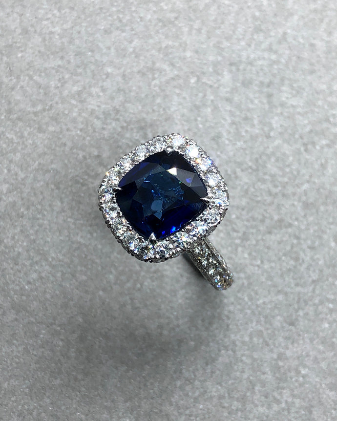 (R#40) 3.82cts Sapphire and Diamonds Ring